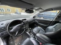 begagnad Toyota Avensis Kombi 2.0 D-4 VVT-i