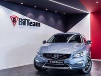 Begagnad Volvo V60 CC Momentum 150 HK (110 kW) 2017 Ljusblå Kombi