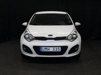 Begagnad Kia Rio 90 HK (66 kW) 2012 Vit Halvkombi