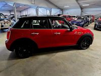 Begagnad Mini Cooper Pepper 136 HK (100 kW) 2016 Röd Halvkombi