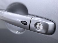 Begagnad Suzuki Swift 102 HK (75 kW) 2006 Silver Halvkombi