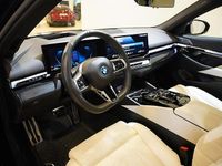 Begagnad BMW 550e M Sport 313 HK (230 kW) 2023 Blå Sedan
