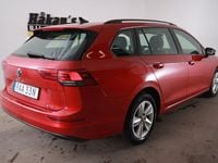 Begagnad VW Golf VIII 131 HK (96 kW) 2022 Mörkröd Kombi