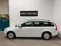 Begagnad Volvo V50 Drive Kinetic 116 HK (85 kW) 2011 Vit Kombi