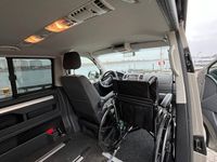 begagnad VW Multivan Rullstolsplats höger fram 2015, Minibuss