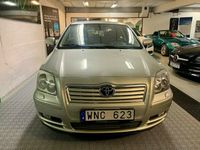 Begagnad Toyota Avensis 147 HK (108 kW) 2004 Silver Halvkombi