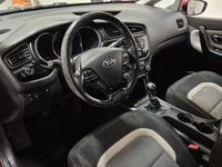 Begagnad Kia Ceed 135 HK (99 kW) 2014 Röd Halvkombi