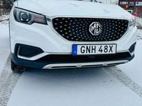 Begagnad MG ZS Luxury 105 kW (143 HK) 2021 Arctic white metallic SUV