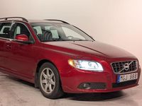 Begagnad Volvo V70 Momentum 116 HK (85 kW) 2011 Röd Kombi