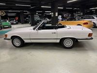 Begagnad Mercedes SL350 200 HK (147 kW) 1975 Vit Cab