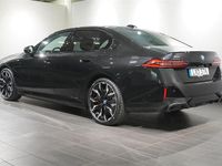 Begagnad BMW 550e Shadowline 313 HK (230 kW) 2025 Svart Sedan