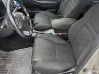 begagnad Toyota Avensis Kombi 1.8 VVT-i