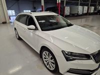 Begagnad Skoda Superb Style 156 HK (114 kW) 2020 Vit Kombi