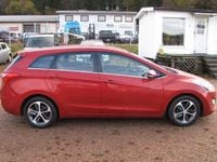 Begagnad Hyundai i30 Comfort 110 HK (80 kW) 2015 Röd Kombi