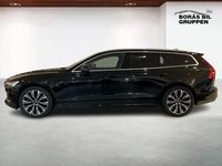 Begagnad Volvo V60 Core 355 HK (261 kW) 2023 Svart Kombi