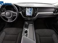 Begagnad Volvo XC60 Core 253 HK (186 kW) 2023 Crystal vit metallic SUV