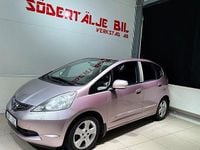 Begagnad Honda Jazz 99 HK (72 kW) 2009 Röd Halvkombi