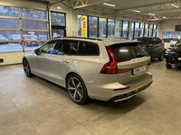 Begagnad Volvo V60 Ultimate 310 HK (228 kW) 2023 Silver Kombi
