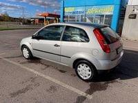 Begagnad Ford Fiesta 70 HK (51 kW) 2005 Halvkombi
