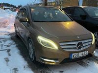 Begagnad Mercedes B200 136 HK (100 kW) 2012 Minibuss