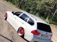 Begagnad BMW 320 177 HK (130 kW) 2010 Alpine vit Kombi