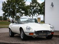 Begagnad Jaguar E-Type 276 HK (202 kW) 1973 Vit Cab