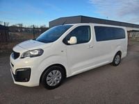 Begagnad Peugeot Traveller 177 HK (130 kW) 2019 Vit Minibuss