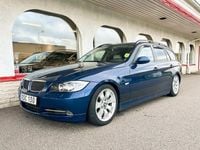 Begagnad BMW 330 232 HK (170 kW) 2006 Mörkblå (mysticblåmetallic) Kombi