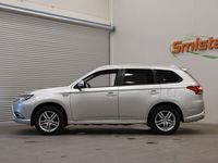 begagnad Mitsubishi Outlander P-HEV 2.4 Hybrid 4WD KAMERA P-Värm MOMS/VAT 230hk