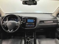 begagnad Mitsubishi Outlander 2.2 Di-D 4WD 7-Sits Backkamera 150hk