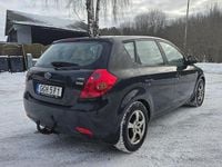 Begagnad Kia Ceed 90 HK (66 kW) 2008 Svart Halvkombi