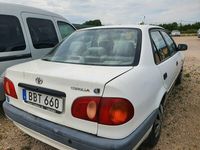 Begagnad Toyota Corolla 110 HK (80 kW) 1998 Vit Sedan