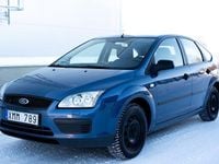 Begagnad Ford Focus 125 HK (91 kW) 2006 Blå Halvkombi