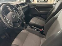 begagnad VW Caddy Skåpbil 2.0 TDI BlueMotion DSG Sekventiell Euro 6 2019, Transportbil