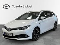 Begagnad Toyota Auris Touring Sports Active 137 HK (100 kW) 2015 Vit Kombi