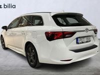 Begagnad Toyota Avensis Active 147 HK (108 kW) 2017 Vit Kombi