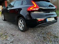 Begagnad Volvo V40 116 HK (85 kW) 2015 Svart Halvkombi