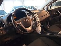 begagnad Toyota Avensis Kombi 2.0 Business 152hk Backkamera Drag Navi