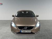 Begagnad Volvo V40 Momentum 120 HK (88 kW) 2016 Brun Halvkombi