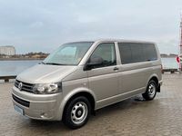 begagnad VW Multivan Rullstolsplats höger fram 2015, Minibuss