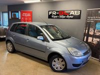 Begagnad Ford Fiesta 69 HK (50 kW) 2005 Ljusblå Halvkombi