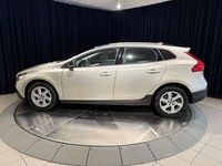 Begagnad Volvo V40 Momentum 152 HK (111 kW) 2017 Brun metallic Halvkombi