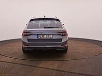 begagnad Skoda Superb Kombi 2.0 TDI 4×4 DSG Sekventiell, 200hk, 2021