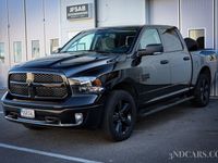 begagnad Dodge Ram 5.7 V8 HEMI 4x4 Classic Black Crew Cab Glasta