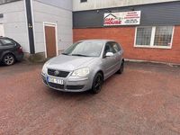 Begagnad VW Polo Comfortline 75 HK (55 kW) 2006 Silver Halvkombi