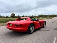 Begagnad Dodge Viper 407 HK (299 kW) 1994 Röd Cab
