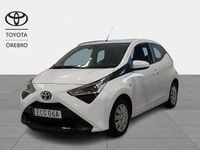 Begagnad Toyota Aygo X-play 72 HK (52 kW) 2021 Vit Halvkombi