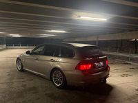 Begagnad BMW 318 143 HK (105 kW) 2010 Kombi