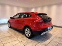 Begagnad Volvo V40 Momentum 114 HK (83 kW) 2014 Röd Halvkombi
