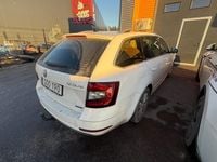 Begagnad Skoda Octavia 130 HK (95 kW) 2020 Vit färg Kombi